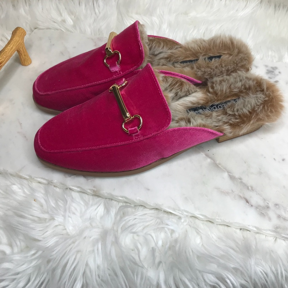 🆕 Pink Velvet Faux Fur Mules/Loafers